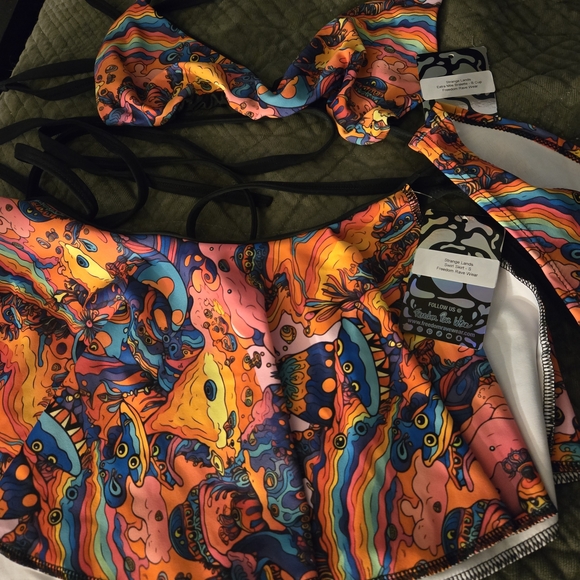 Freedom Rave Wear Strange Lands Set - Picture 3 of 3